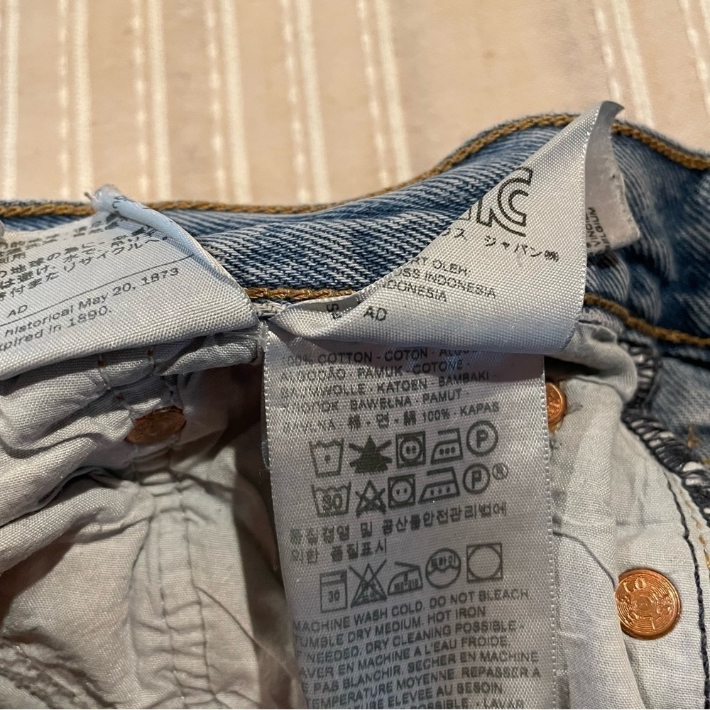 Levi’s Wedgie Icon Fit Ankle Jeans in Partner In Crime High Rise Distressed 28 - Picture 8 of 12